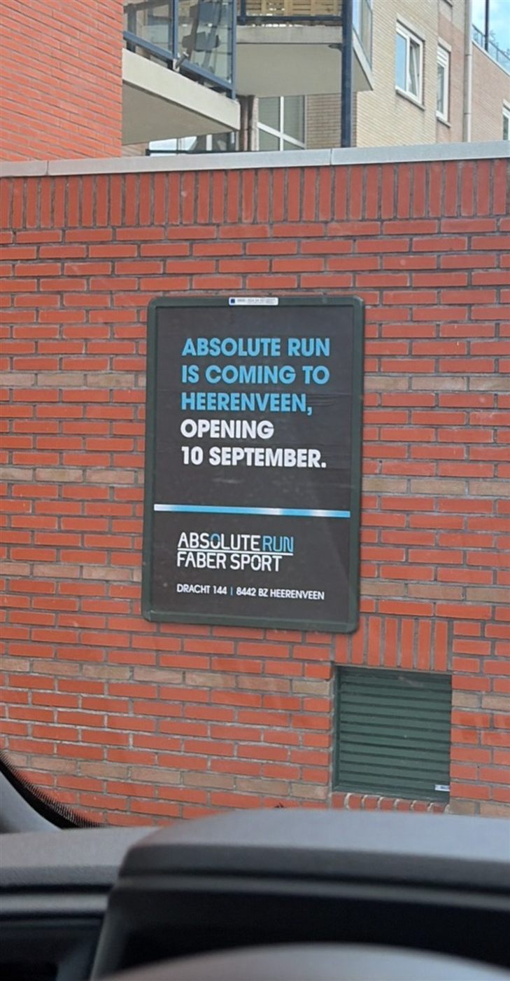 Poster met de aankondiging: Absolute Run is coming to Heerenveen, opening 10 september